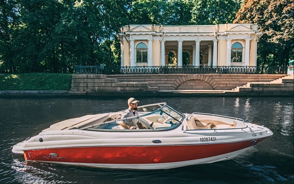 Катер «Бурлеск» нашей компании — аренда от судовладельца в СПб — фото 13
