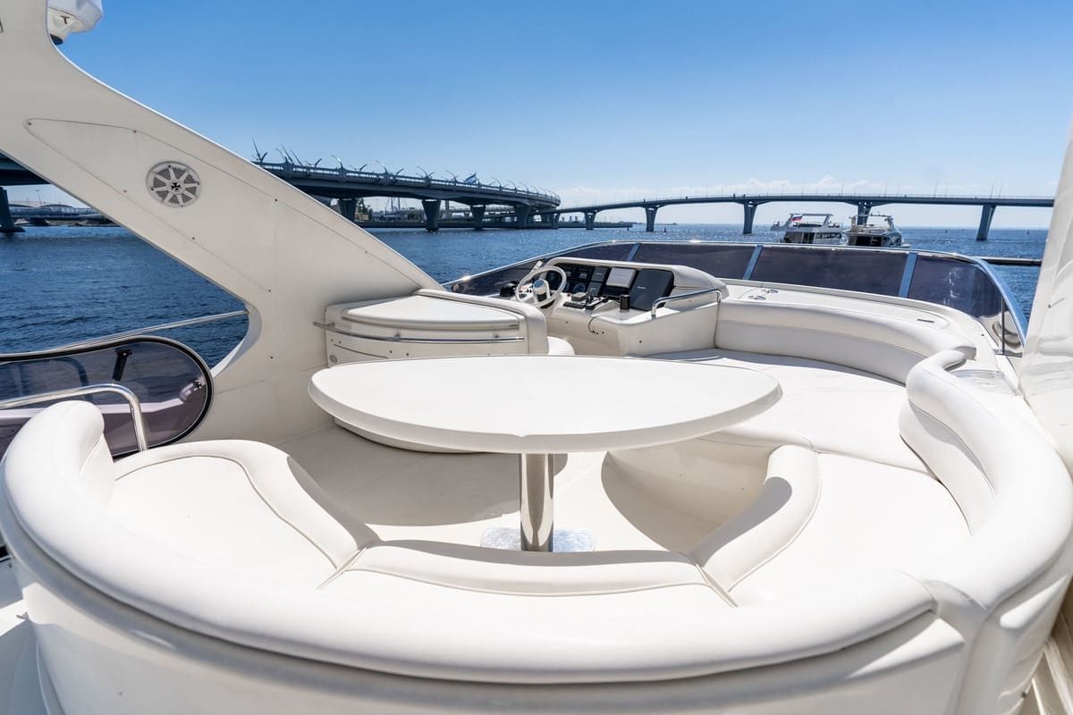 Яхта «Азимут 55 / Azimut 55» на маршруте по рекам и каналам