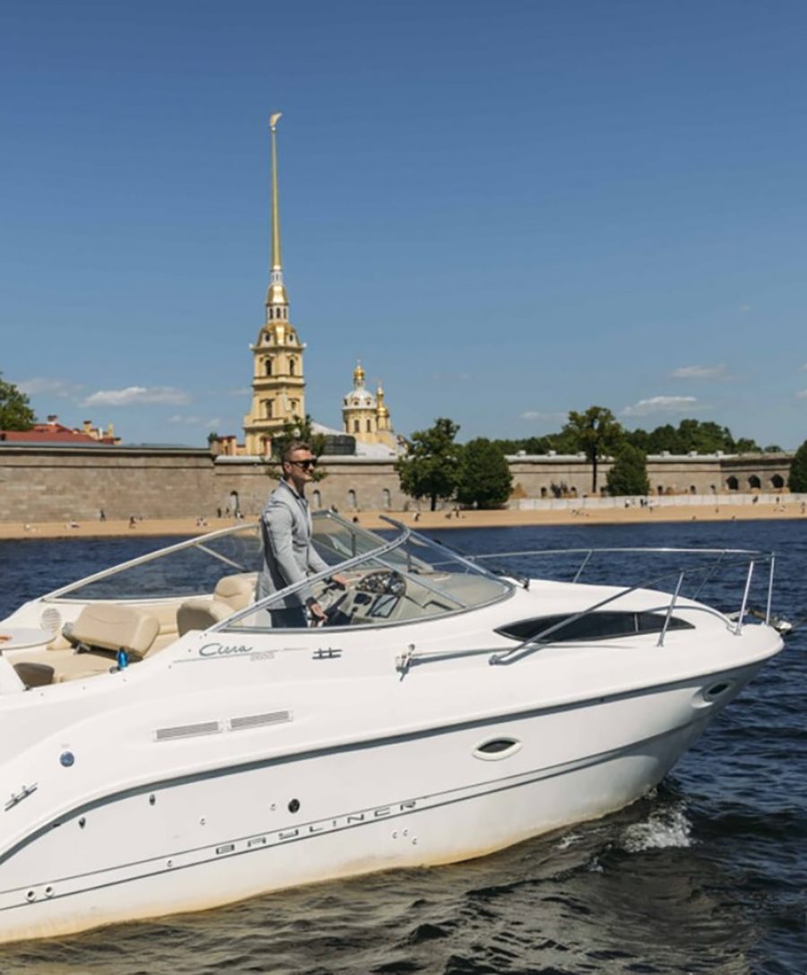 Посадка гостей на катер «Мистик» — причал в центре Петербурга — фото 16