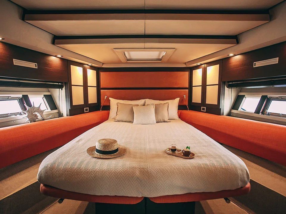 Яхта «Azimut 62» нашей компании — аренда от судовладельца в СПб — фото 13