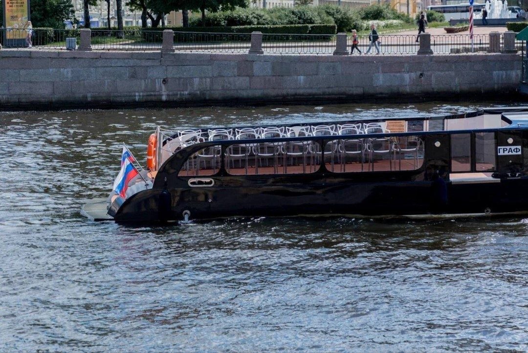Яхта «Граф» на маршруте по рекам и каналам