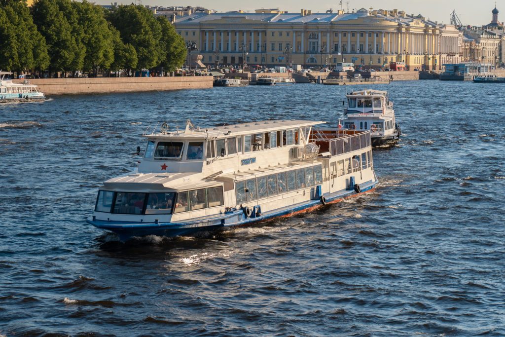 Наш теплоход «Славутич» у собственного причала в Санкт-Петербурге