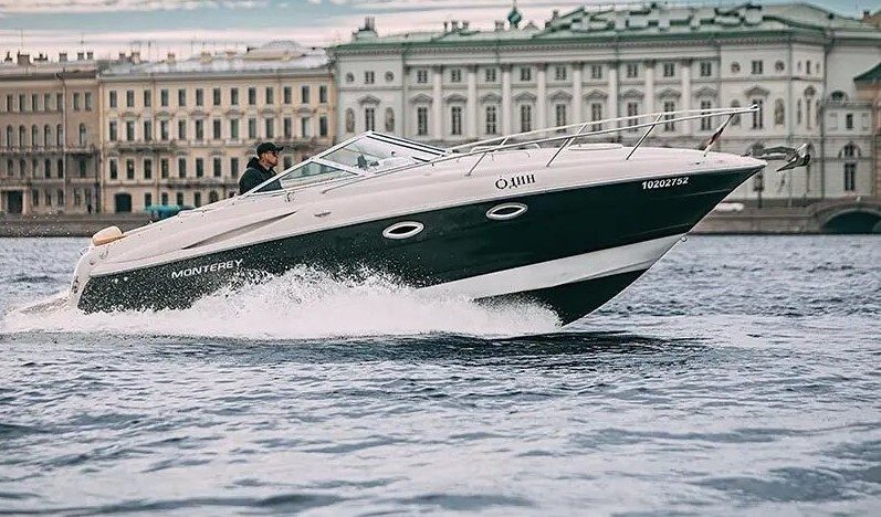 Катер «Один» — салон и оснащение, аренда напрямую — фото 15