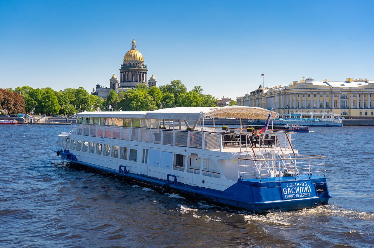 Наш теплоход «Василий» у собственного причала в Санкт-Петербурге