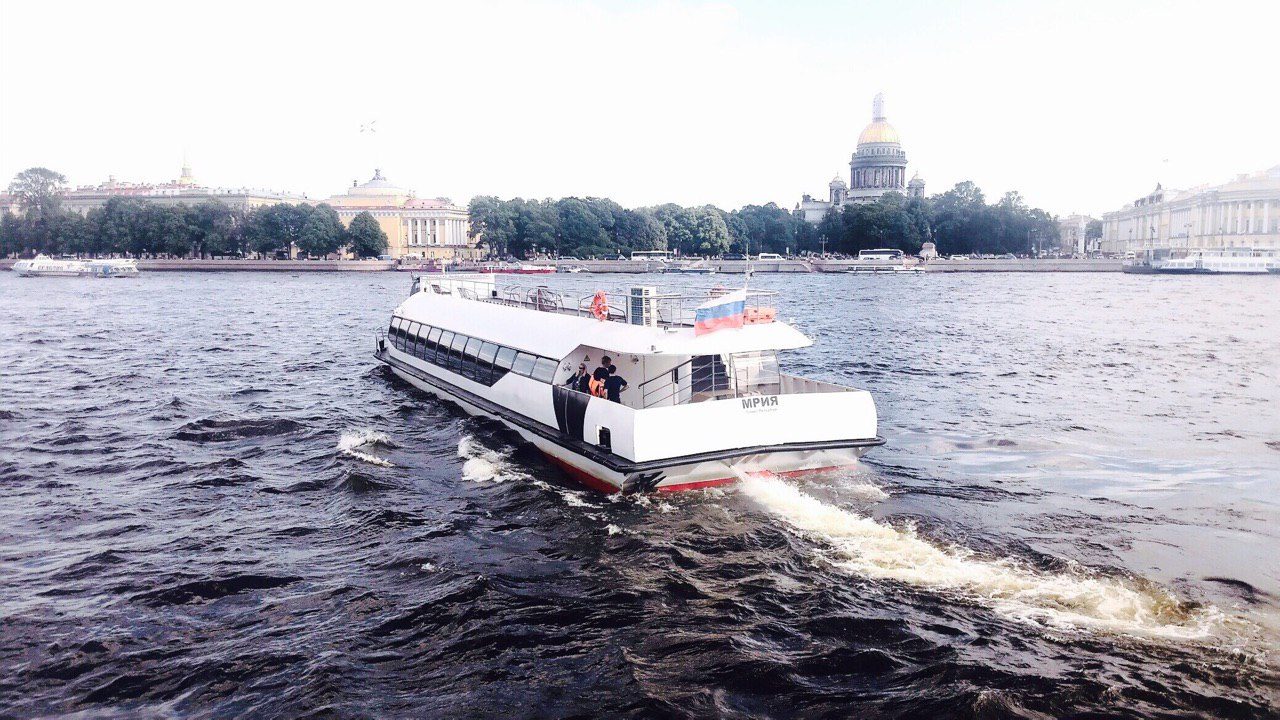 Наш теплоход «Мрия» у собственного причала в Санкт-Петербурге — фото 14