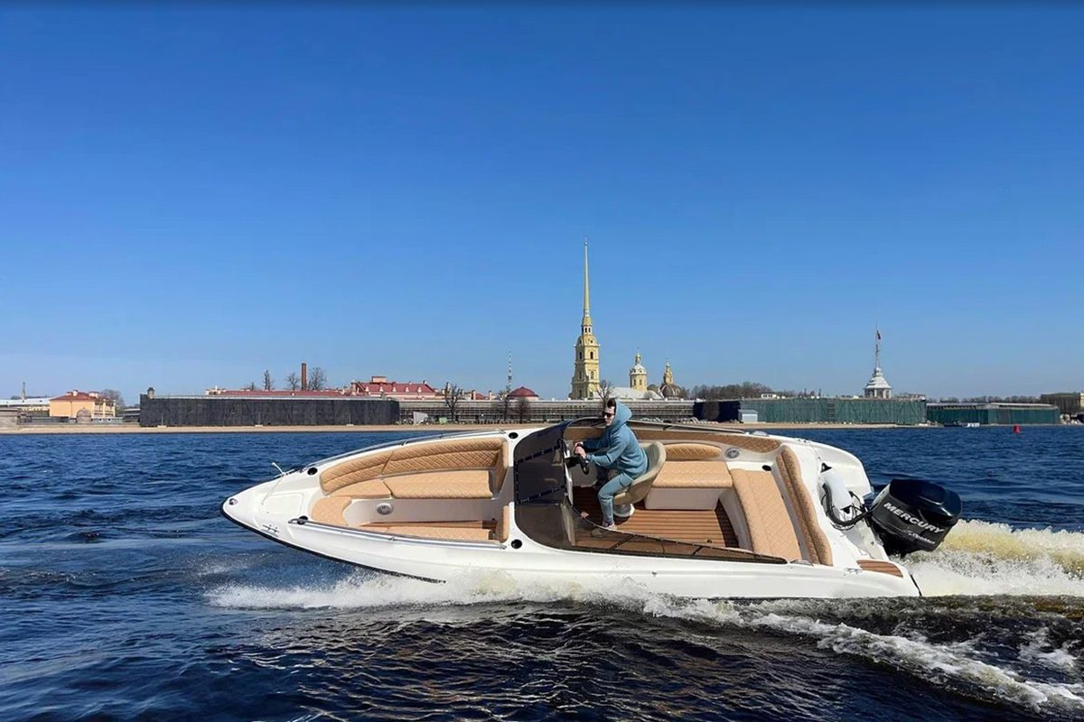 Каюта катера «Шугар Дедди / Sugar Daddy» — оснащение для гостей