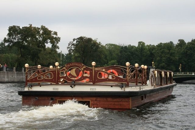 Теплоход «Максимус» — салон и оснащение, аренда напрямую — фото 15