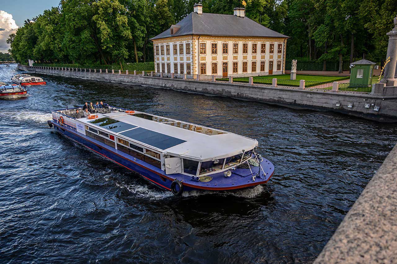 Наш теплоход «Фаворит» у собственного причала в Санкт-Петербурге