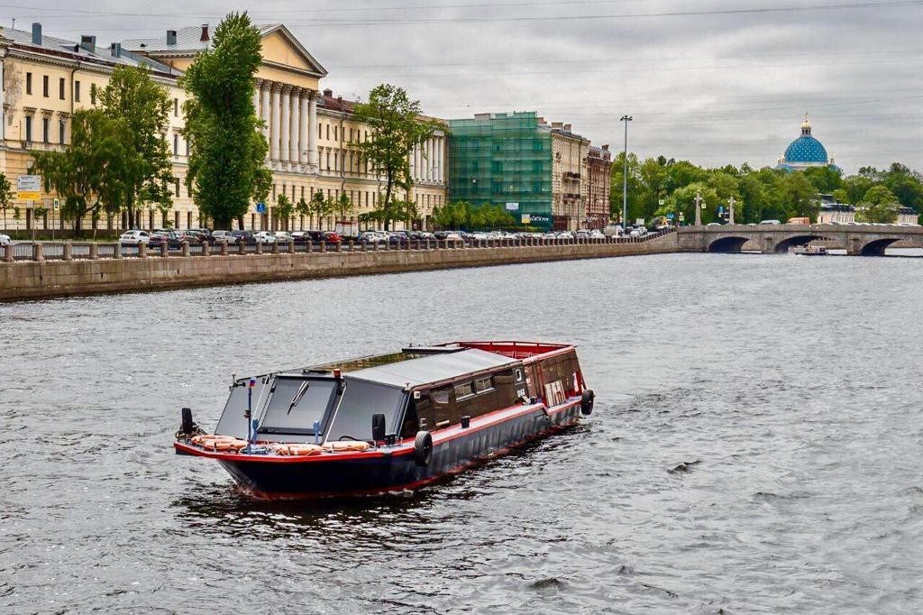 Наш теплоход «Ария» у собственного причала в Санкт-Петербурге