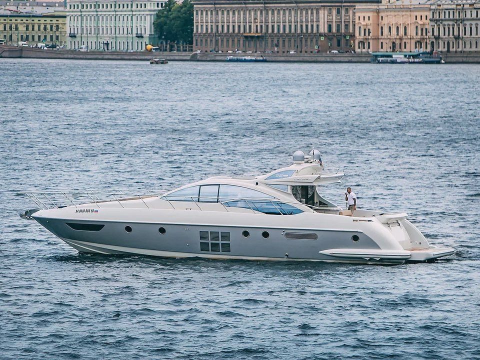 Azimut 62