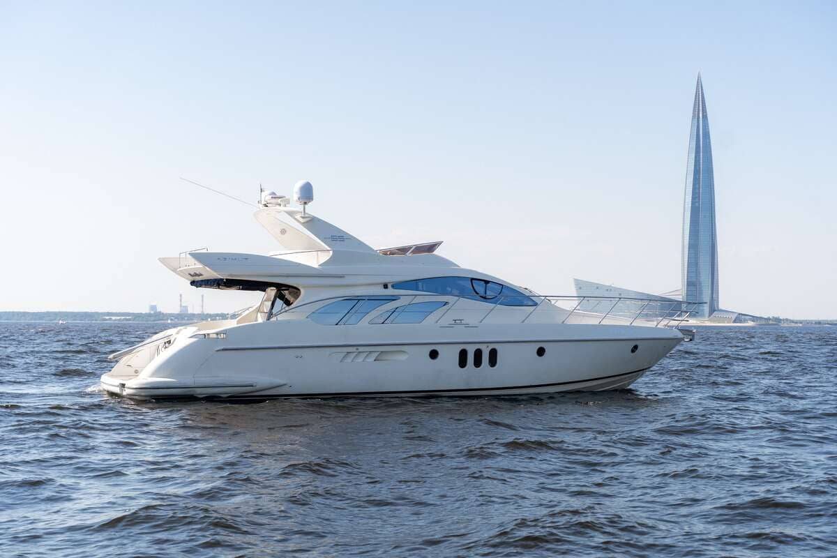 Наш яхта «Азимут 55 / Azimut 55» у собственного причала в Санкт-Петербурге — фото 14