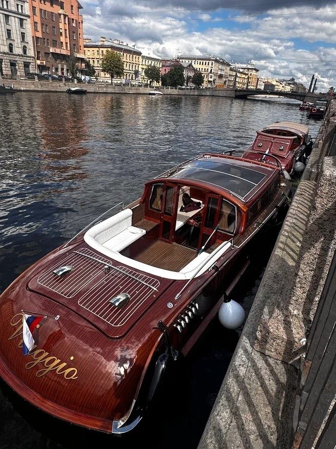 Интерьер катера «Виаджо / Viaggio» — фото нашего флота