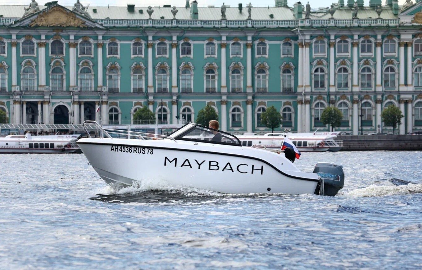Наш катер «Майбах» у собственного причала в Санкт-Петербурге — фото 14