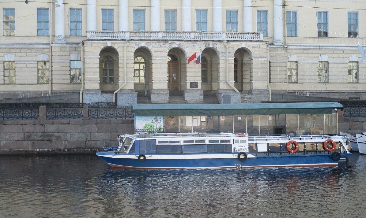 Теплоход «Ринальди» — салон и оснащение, аренда напрямую — фото 15