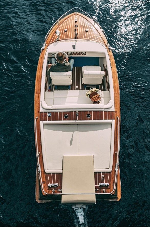 Каюта катера «Рива (Riva)» — оснащение для гостей