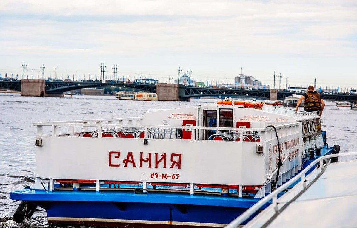 Наш теплоход «Сания» у собственного причала в Санкт-Петербурге — фото 14