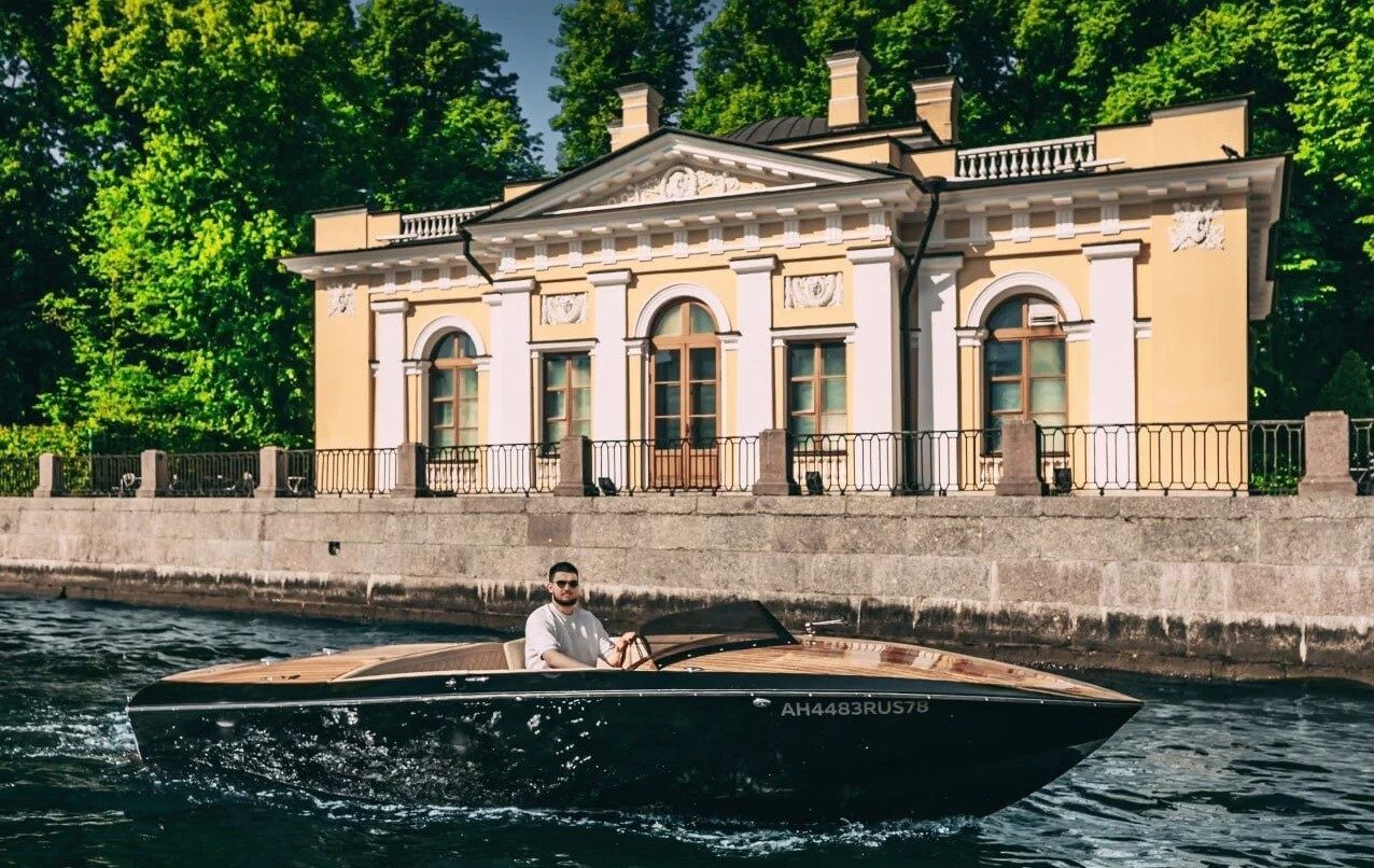 Катер «Линель» на маршруте по рекам и каналам