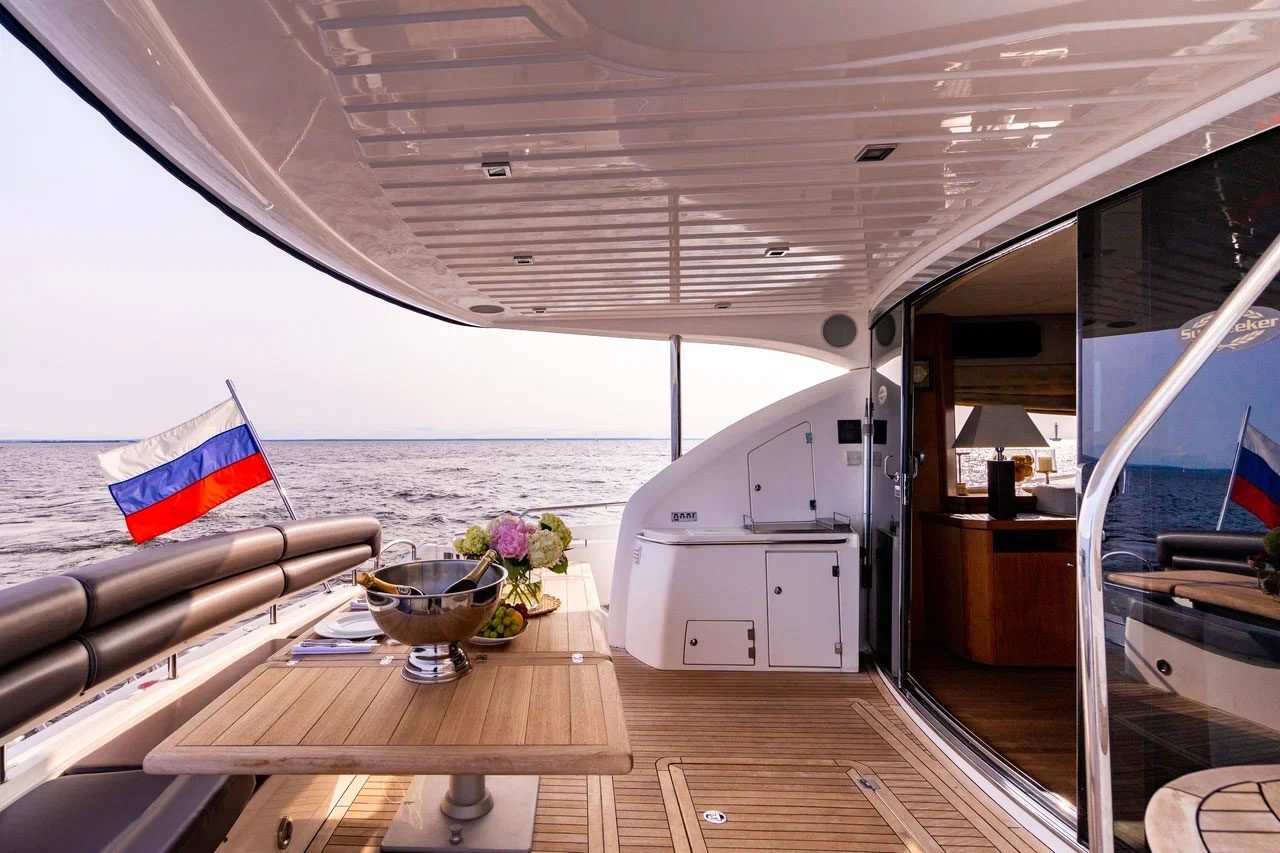 Яхта «Sunseeker Pallada 70» на маршруте по рекам и каналам