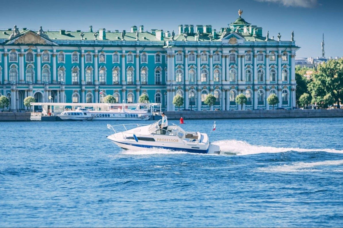 Интерьер катера «Профессор» — фото нашего флота