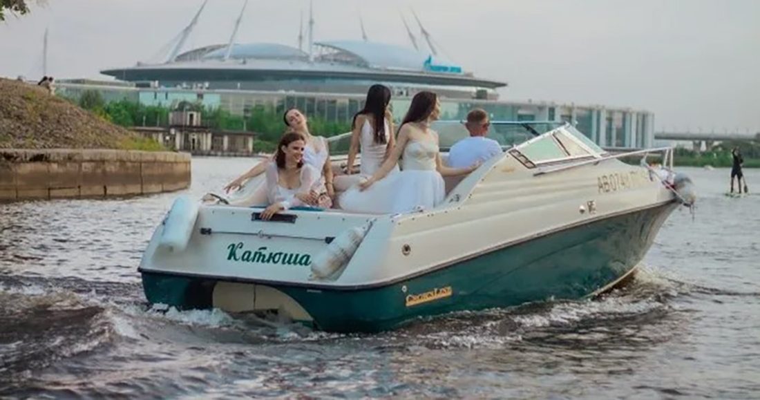 Открытая палуба катера «Катюша» — егокатер