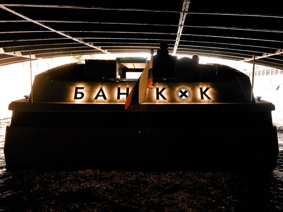 Катер «Бангкок» — салон и оснащение, аренда напрямую — фото 15