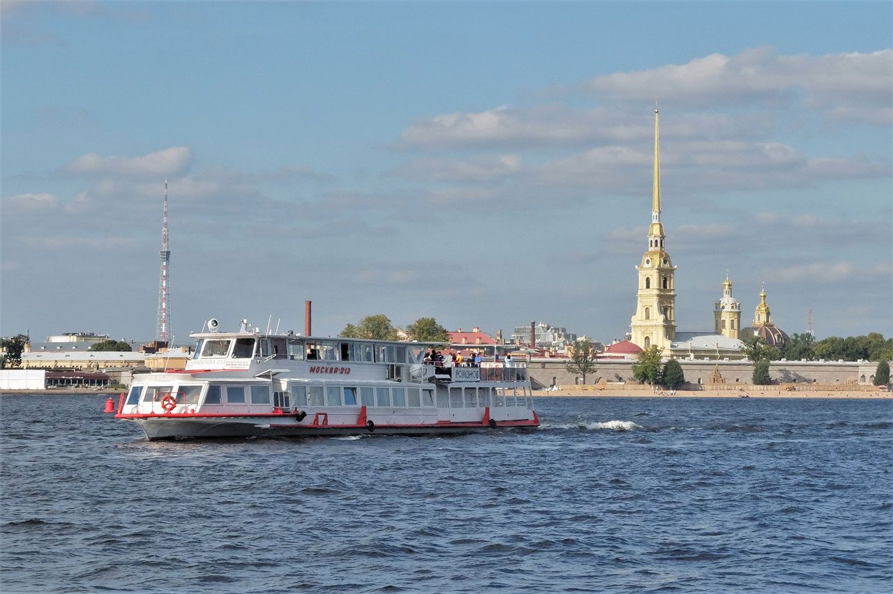 Наш теплоход «Романов» у собственного причала в Санкт-Петербурге
